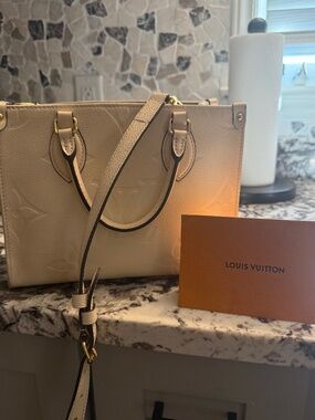 Louis Vuitton Onthego BB Bag